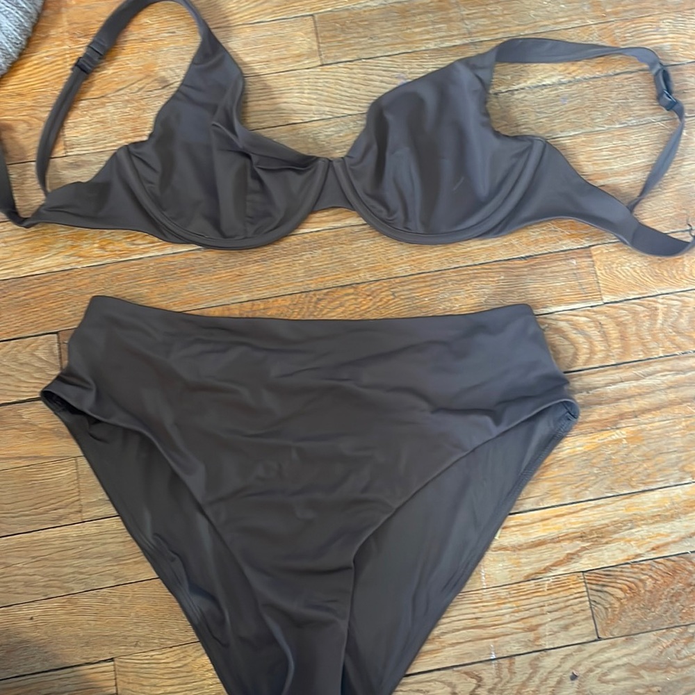 Cuup scoop too and high waisted swim suit